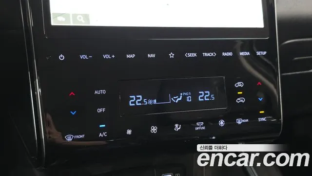Hyundai Tucson Tucson (NX4) Дизель 2.0 2WD — Фото автомобиля 18