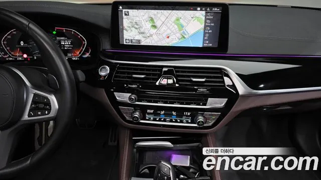 BMW 5 Series G30 — Фото автомобиля 27