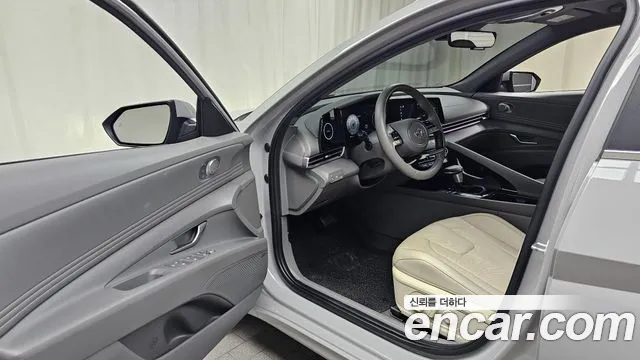 Hyundai AVANTE Avante (CN7) — Фото автомобиля 10