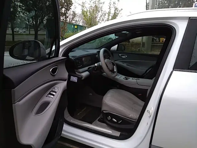 BYD Sealion 06 — Фото автомобиля 14