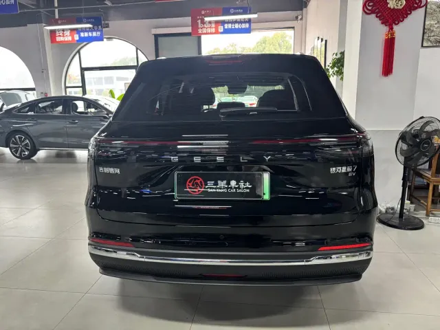 Geely Galaxy Starship 7 EM-i — Фото автомобиля 8