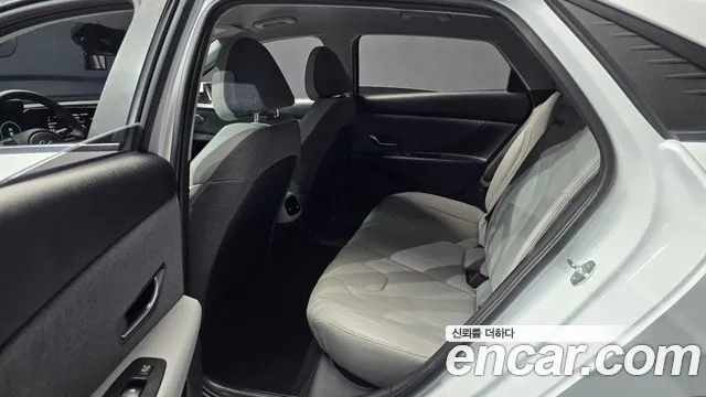 Hyundai Avante CN7 — Фото автомобиля 18