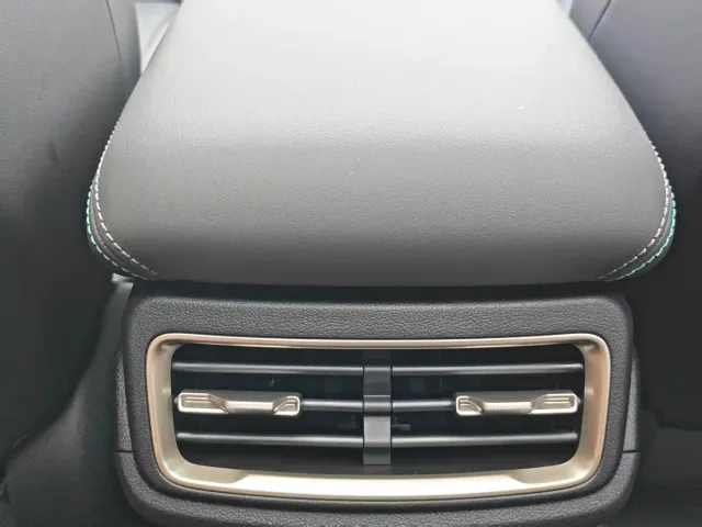 BYD Qin L — Фото автомобиля 14