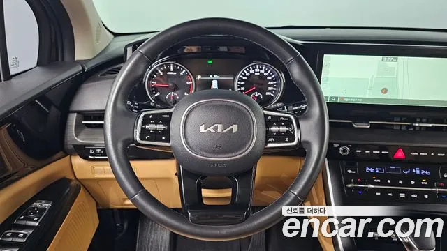 Kia Canival — Фото автомобиля 15