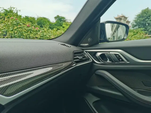 BMW i4 M50 — Фото автомобиля 19