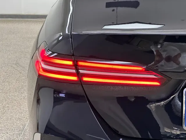 BMW 5 Series — Фото автомобиля 8