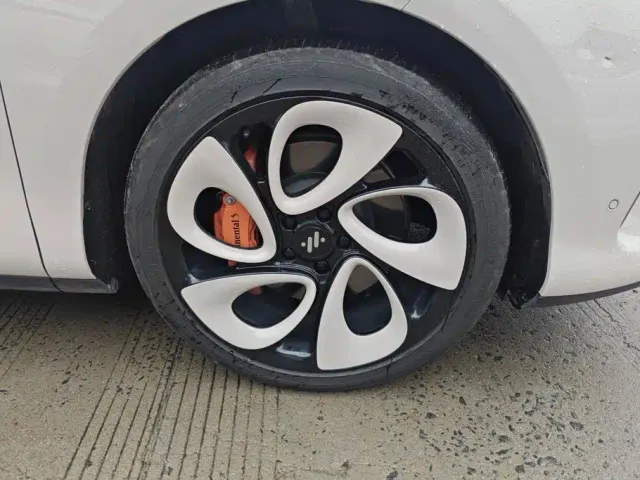 IM Motors LS6 — Фото автомобиля 6
