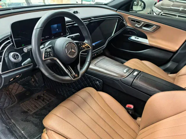 Mercedes-Benz E-Class — Фото автомобиля 11