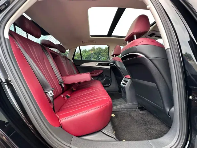 Hongqi H5 — Фото автомобиля 12