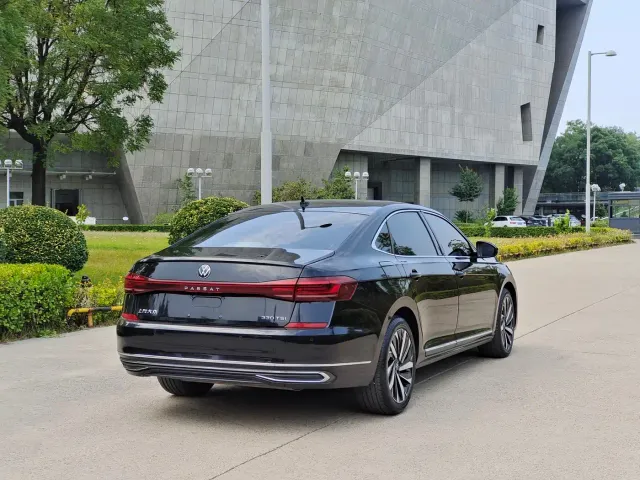 Volkswagen Passat — Фото автомобиля 9