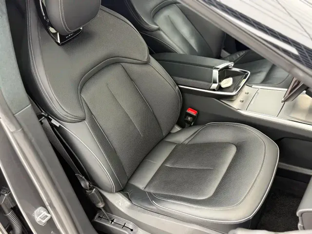 HiPhi HiPhi Y 2023 560km Elite Edition — Фото автомобиля 22
