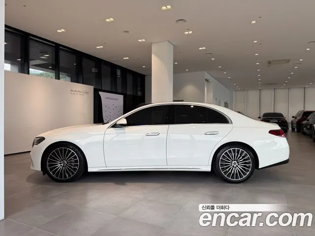 Mercedes-Benz E-Class — Фото автомобиля 8