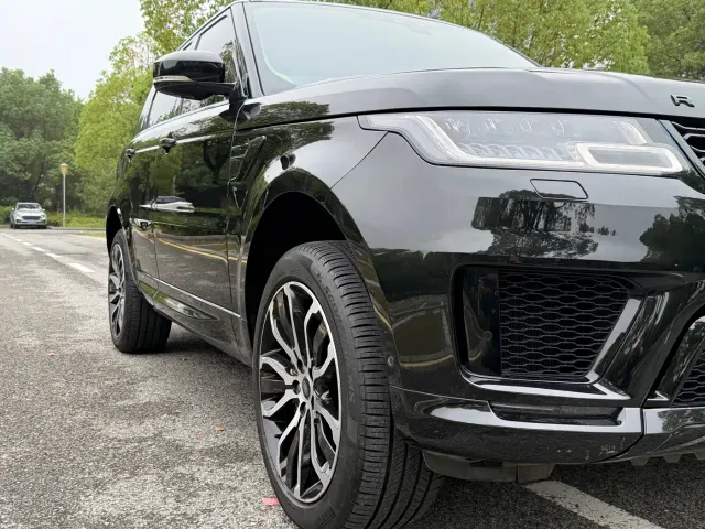 Land Rover Range Rover Sport — Фото автомобиля 22