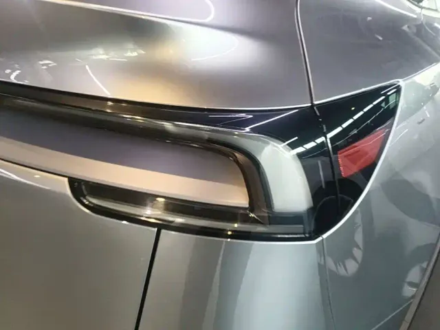 Tesla Model Y — Фото автомобиля 7