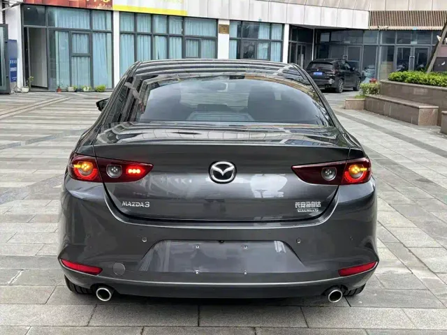 Mazda Axela — Фото автомобиля 5