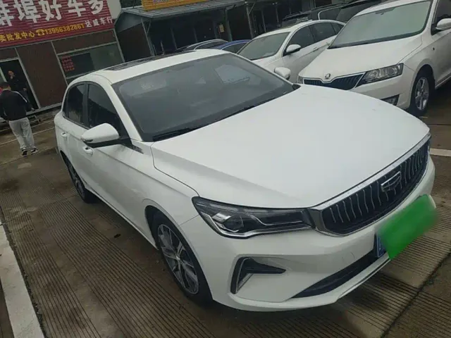 Geely Emgrand — Фото автомобиля 3