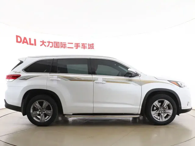 Toyota Highlander 2021 2.0T AWD Luxury 7-Seater — Фото автомобиля 16