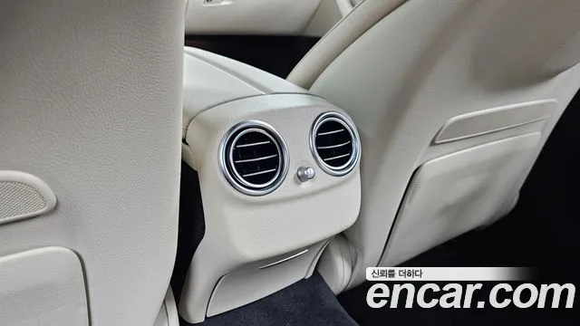Mercedes-Benz E-Class — Фото автомобиля 27