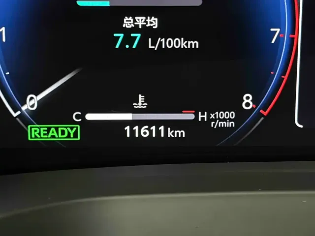 Toyota Alphard — Фото автомобиля 28