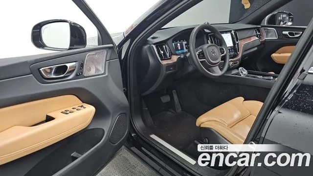 Вольво XC60 — Фото автомобиля 9