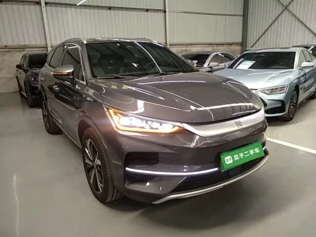 BYD Tang — Фото автомобиля 3