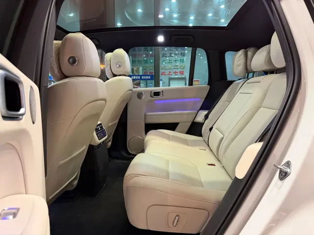 Li Auto L6 — Фото автомобиля 11