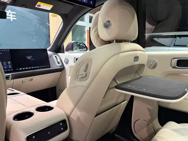 Li Auto L9 — Фото автомобиля 15
