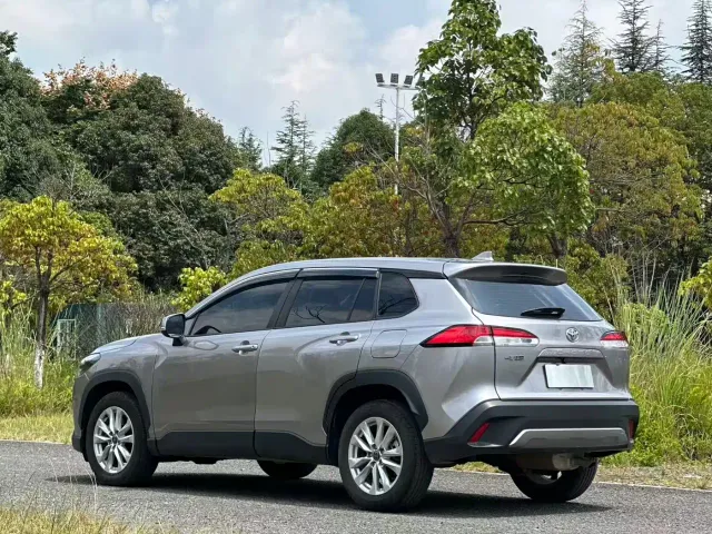 Toyota Corolla Cross — Фото автомобиля 4