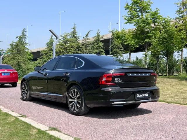 Volvo S90 — Фото автомобиля 10