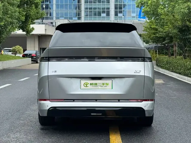 Xpeng X9 — Фото автомобиля 4