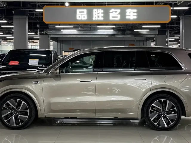 Li Auto L9 — Фото автомобиля 4