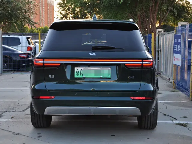 Li Auto ONE — Фото автомобиля 5