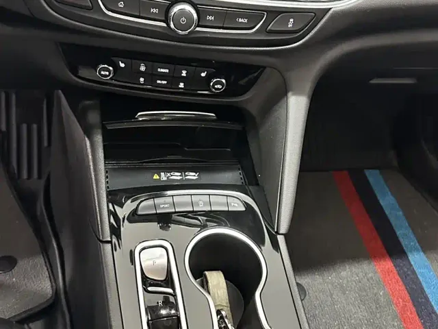 Buick Regal — Фото автомобиля 12