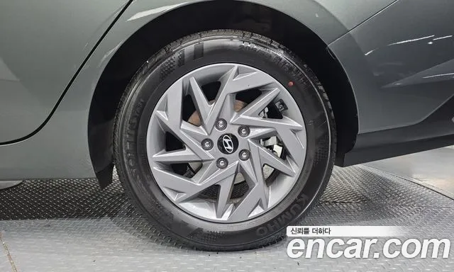 Hyundai Avante CN7 — Фото автомобиля 6