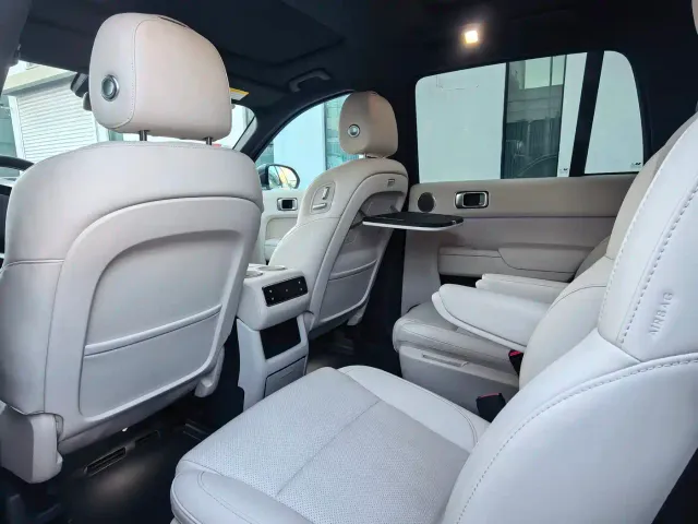 Li Auto L8 — Фото автомобиля 8