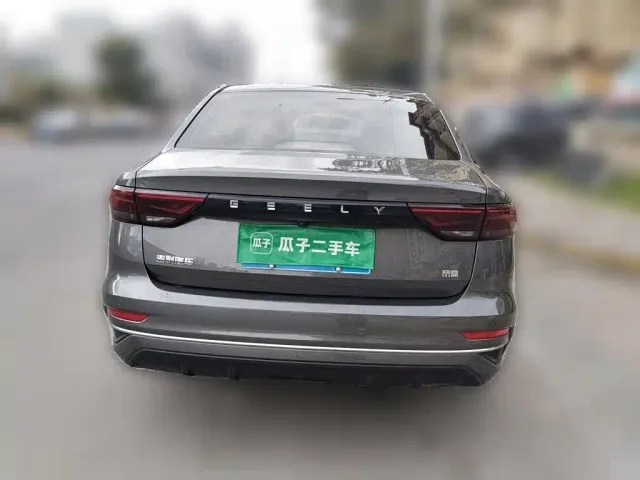 Geely Emgrand — Фото автомобиля 5