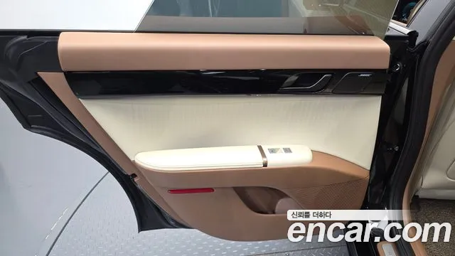 Hyundai Grandeur GN7 — Фото автомобиля 13
