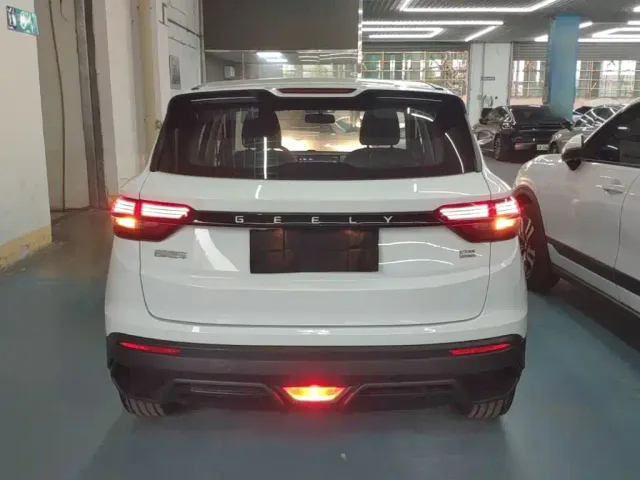 Geely Binyue — Фото автомобиля 5