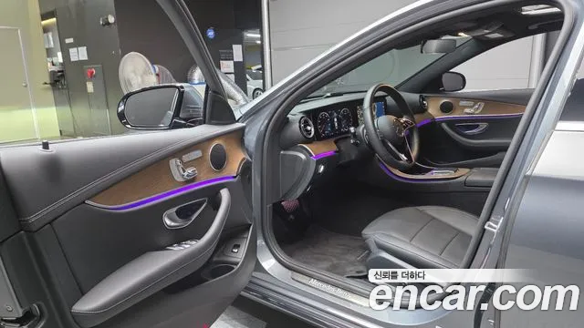Mercedes-Benz E-Class — Фото автомобиля 10