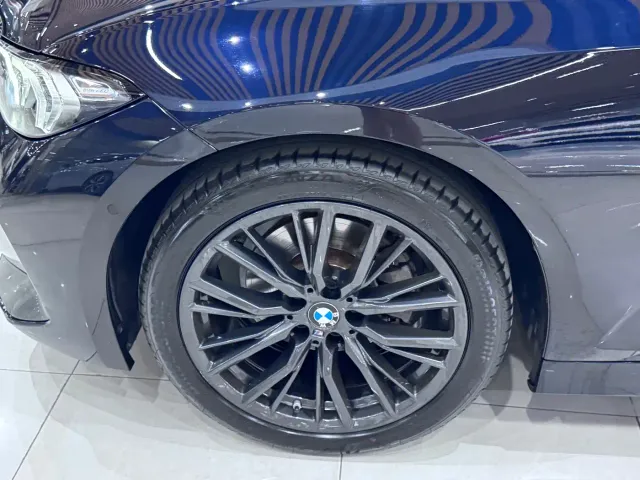 BMW 3 Series — Фото автомобиля 12