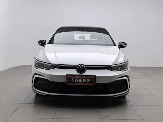 Volkswagen Golf — Фото автомобиля 3