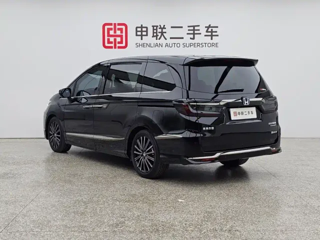 Honda Elysion — Фото автомобиля 3