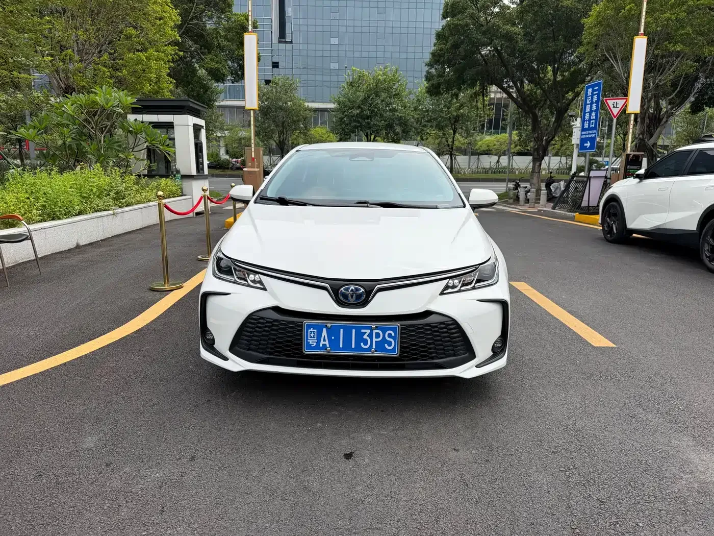 Toyota Corolla 2023 1.8L Smart Hybrid Dual Engine Pioneer Edition — Фото автомобиля 2