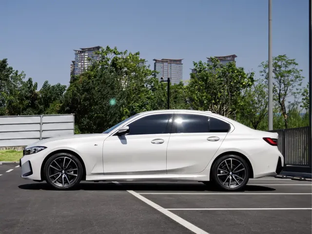 BMW 3 Series — Фото автомобиля 2