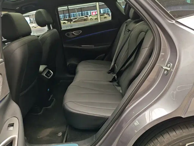 BYD Sealion 06 — Фото автомобиля 16