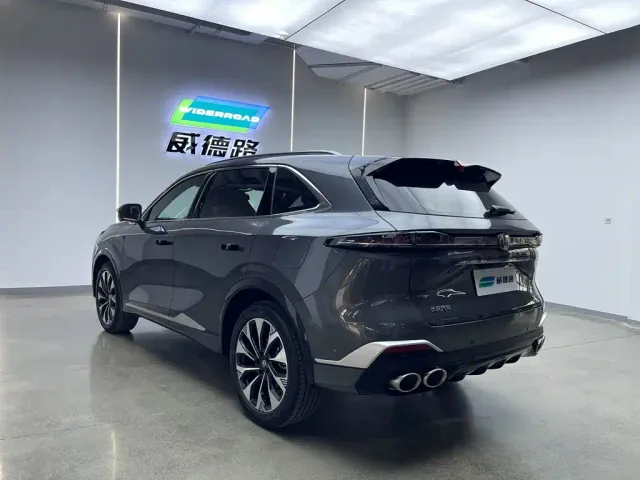 Changan Changan CS75 PLUS 2025 4th Gen UItra 2.0T New Blue Whale Cloudrider Model — Фото автомобиля 3
