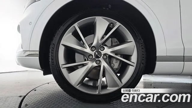 Genesis GV70 2.5T Бензин AWD — Фото автомобиля 5