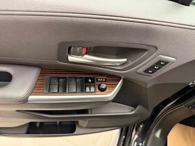 Toyota Granvia — Фото автомобиля 11
