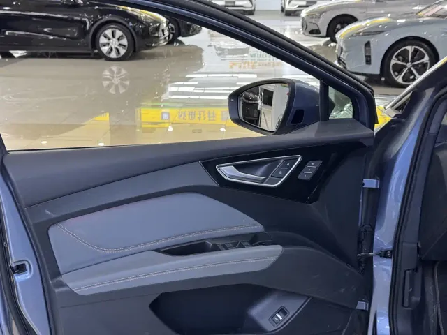 Audi Q4 e-tron — Фото автомобиля 15