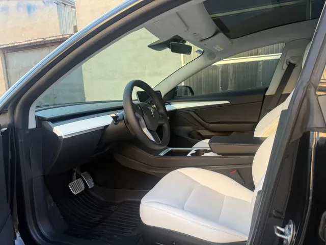Tesla Model 3 — Фото автомобиля 8